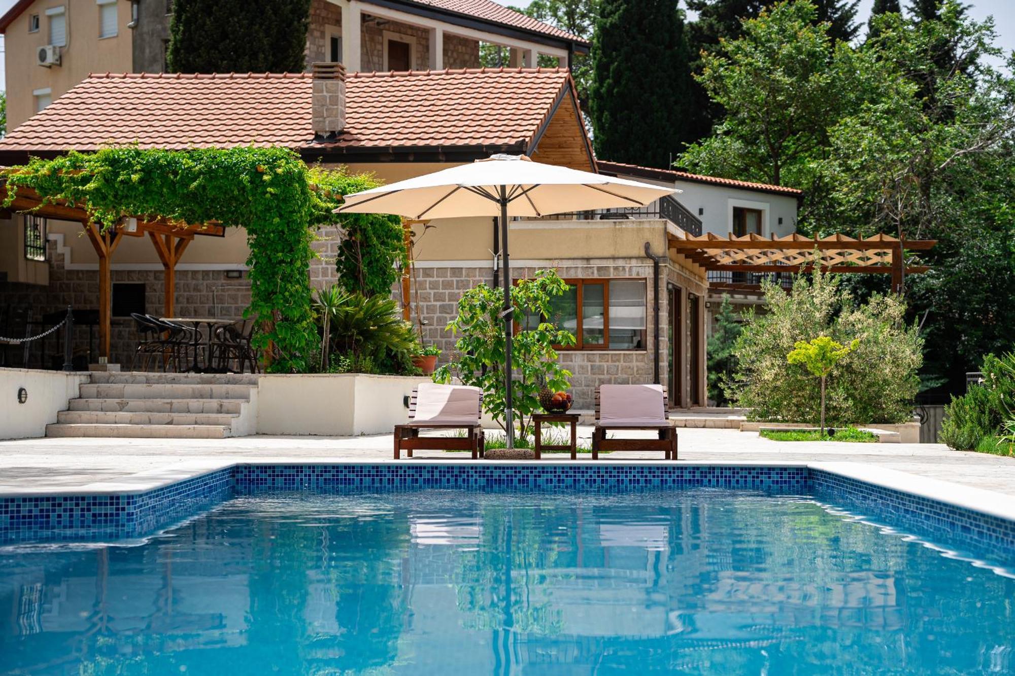 Sunset & Sunrise Villas In Stanisici-Two Villas With Common Pool Budva Eksteriør billede