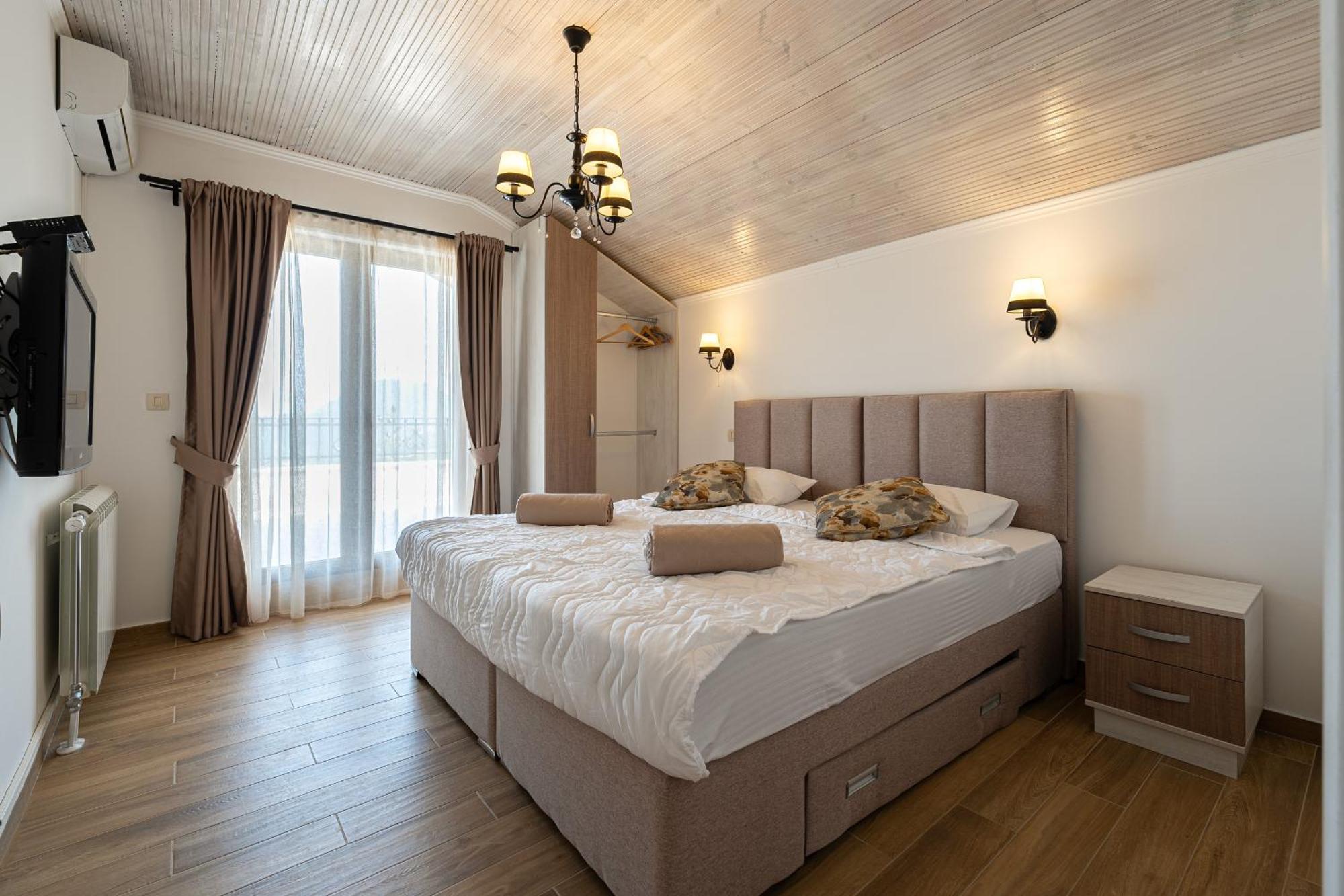 Sunset & Sunrise Villas In Stanisici-Two Villas With Common Pool Budva Eksteriør billede