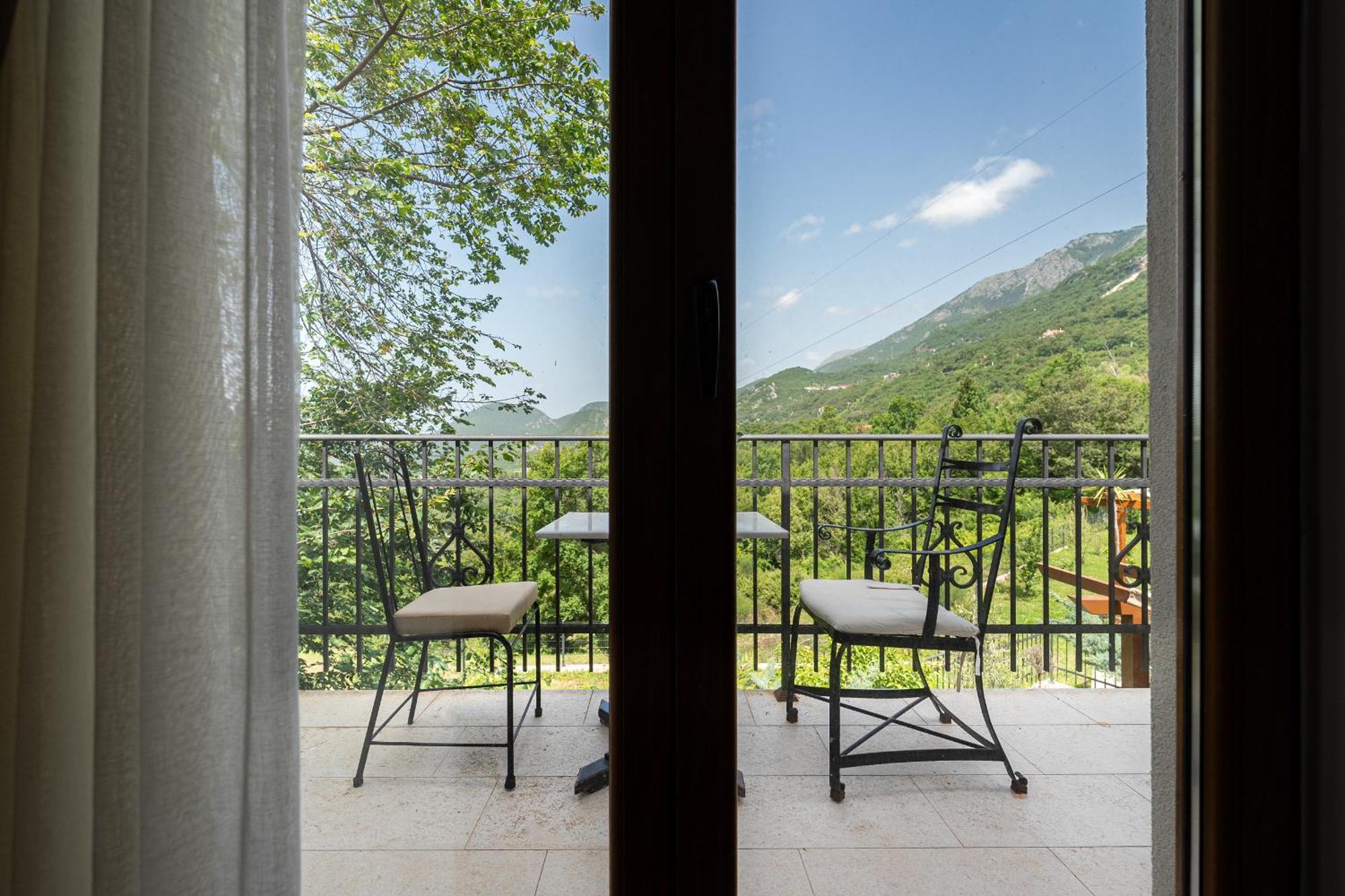 Sunset & Sunrise Villas In Stanisici-Two Villas With Common Pool Budva Eksteriør billede