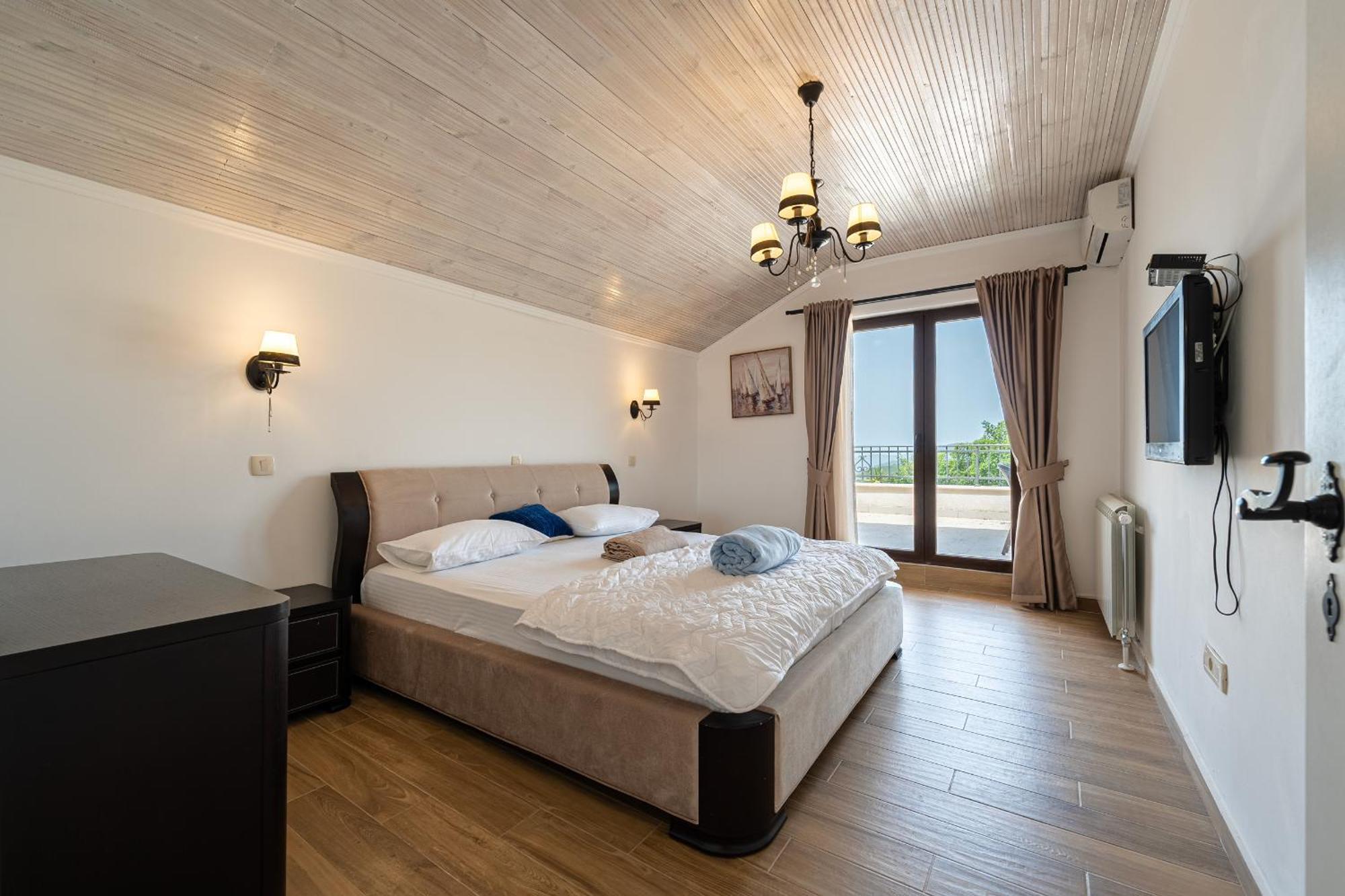 Sunset & Sunrise Villas In Stanisici-Two Villas With Common Pool Budva Eksteriør billede
