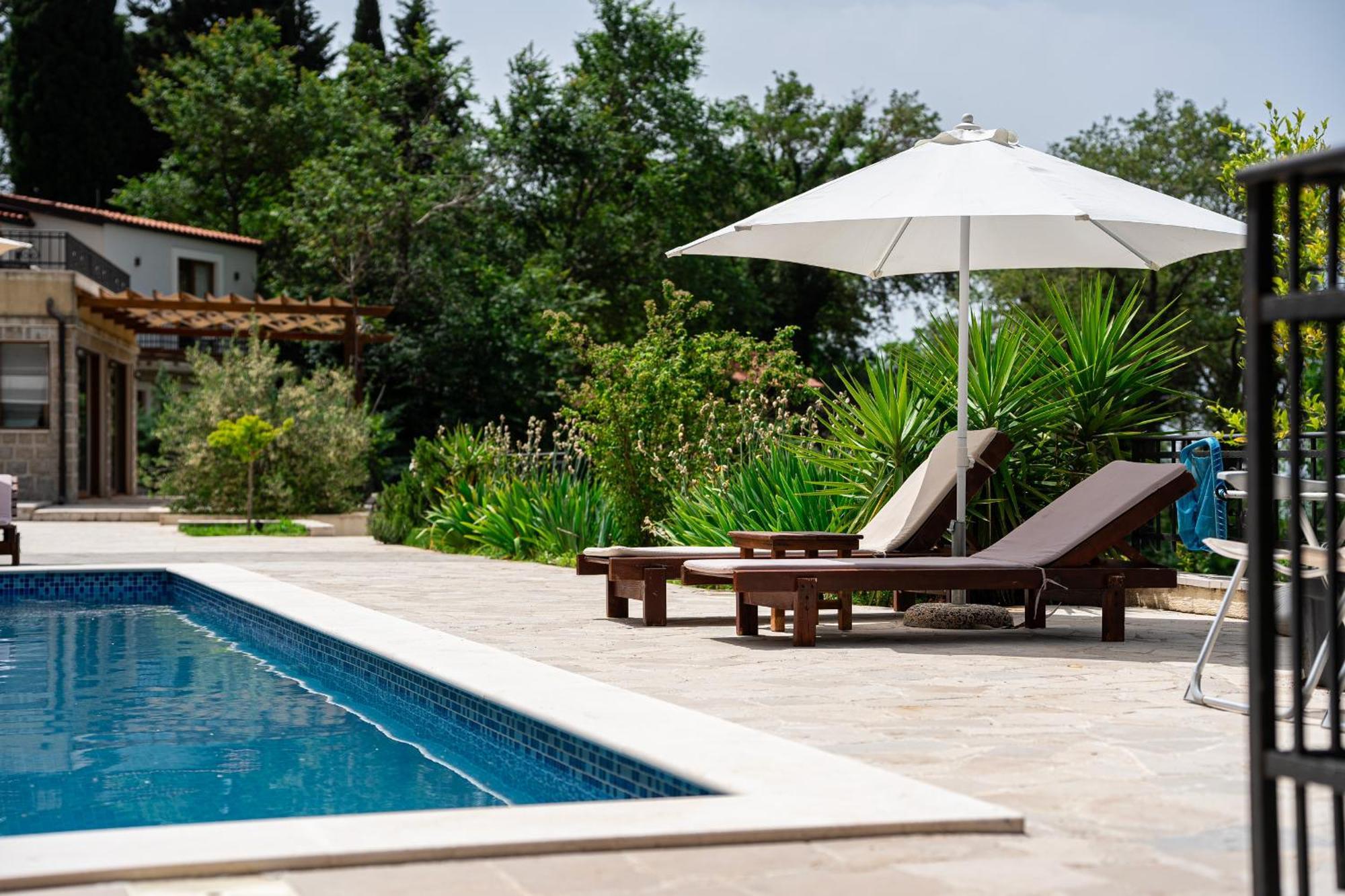 Sunset & Sunrise Villas In Stanisici-Two Villas With Common Pool Budva Eksteriør billede