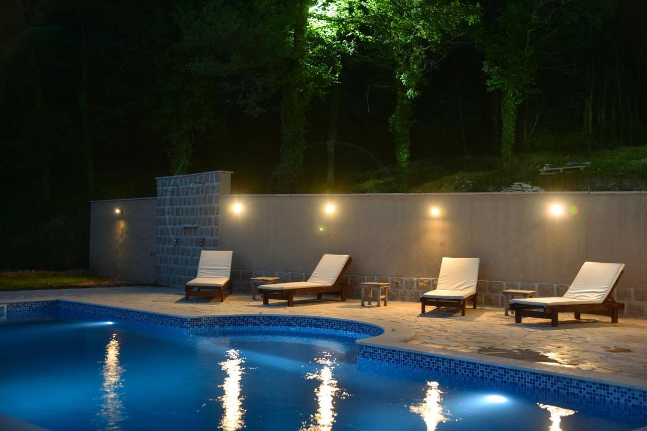 Sunset & Sunrise Villas In Stanisici-Two Villas With Common Pool Budva Eksteriør billede